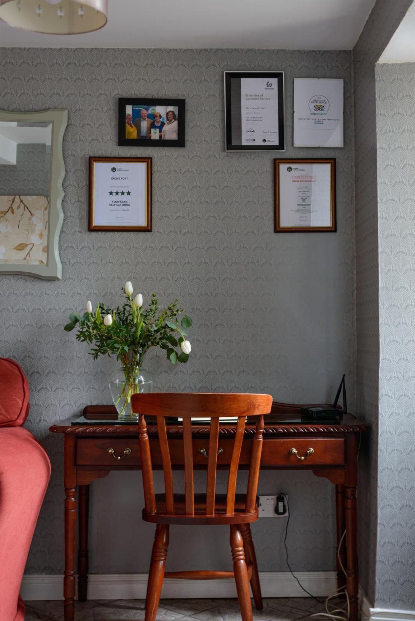 Grove Fort Self Catering Farmhouse Finnis Extérieur photo